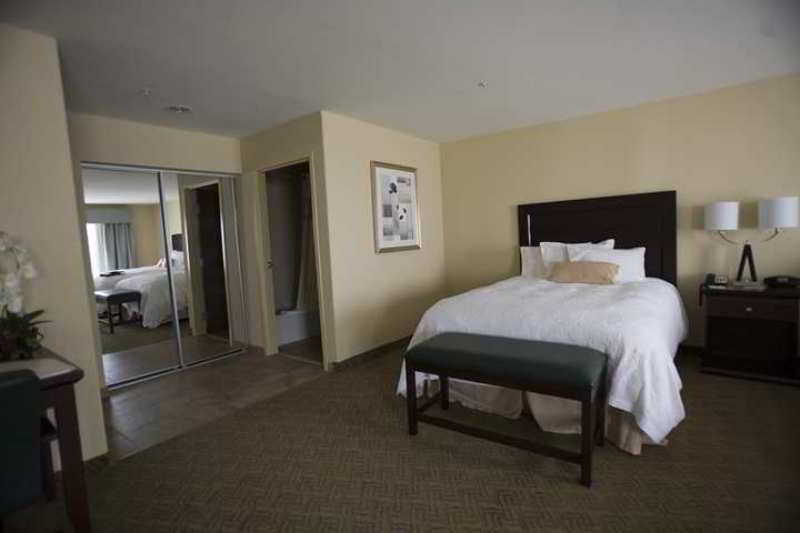 Hampton Inn & Suites Dallas-Arlington-South Bilik gambar